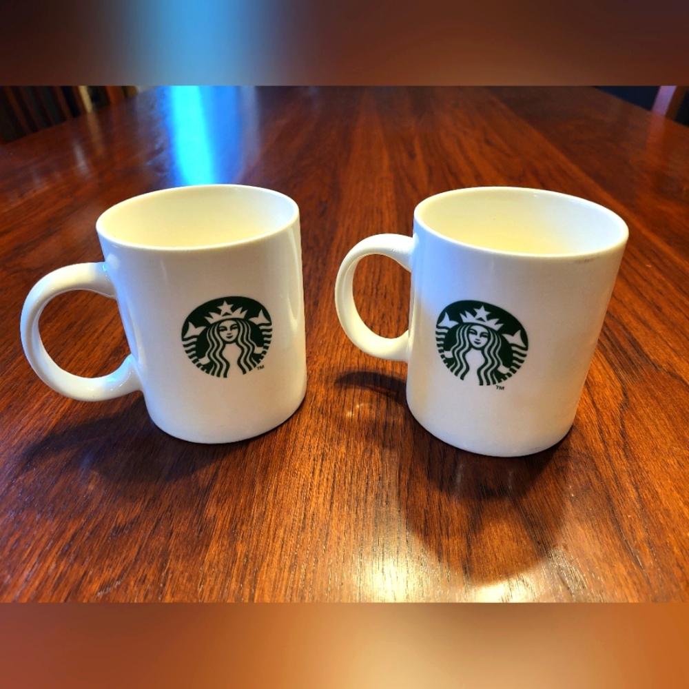 Starbucks Coffee White Green Mermaid Logo 12 Fluid Ounce Coffee Cup Mugs 2014